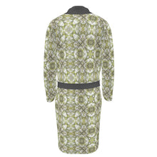 Load image into Gallery viewer, Spring Pine Branch Bathrobe
