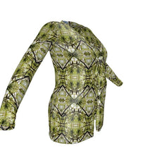 Load image into Gallery viewer, Spring Pine Diamond Sweater with Pockets
